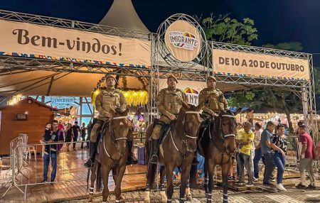 Polícia Militar registra tranquilidade na 32ª Festa do Imigrante em Timbó, mas realiza prisão e apreensões