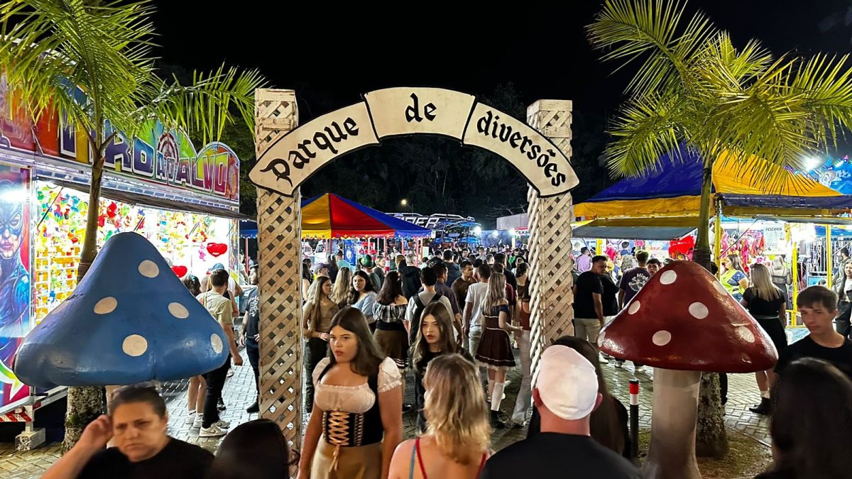 2ª também é dia de se divertir! Hoje tem Noite Alemã na Festa do Imigrante, de Timbó