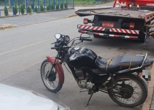 Polícia Militar apreende motocicleta em situação irregular após fuga em Timbó