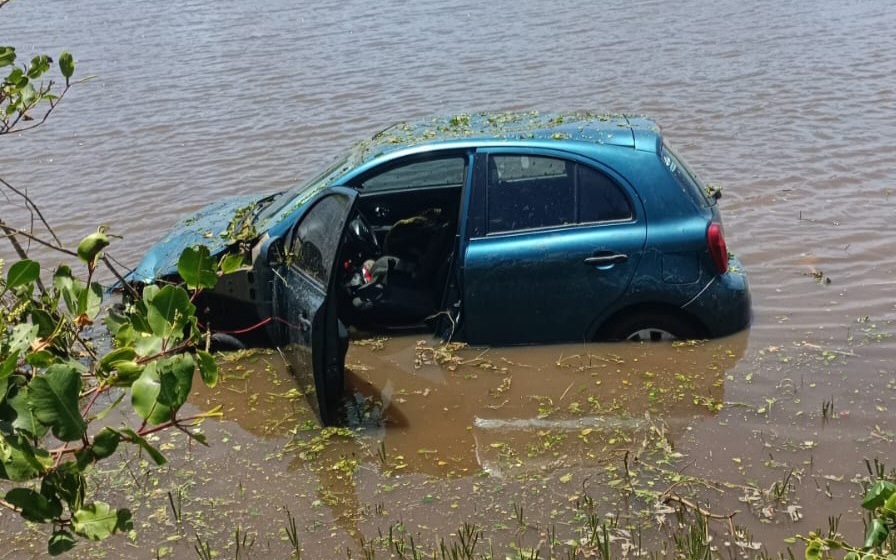 Polícia apreende 250 kg de maconha após perseguição e acidente em Barra Velha