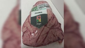 Homem é preso por furto de carne em supermercado de Timbó