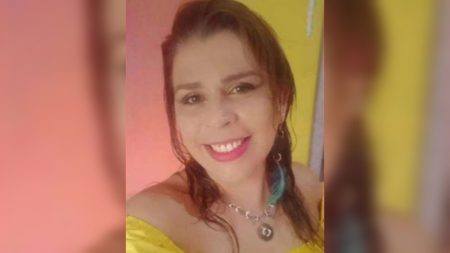 Mulher é encontrada morta e enterrada no próprio quintal em Canoas; namorado é preso