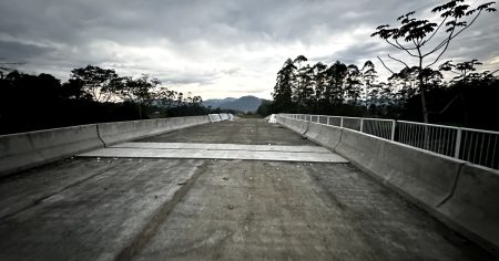 Prefeito de Timbó, Jorge Krüger, inaugura nova ponte sobre o Rio dos Cedros