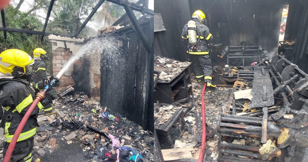 Incêndio destrói residência de 2 andares em Blumenau; Morador de 70 anos estava em casa