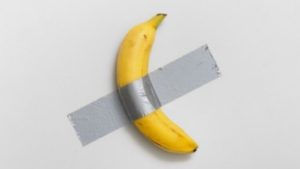 Empreendedor de criptomoedas come banana de obra de arte que comprou por R$ 35 milhões