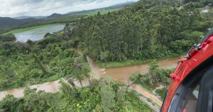 Litoral de SC enfrenta chuvas persistentes com risco de intensificação até amanhã