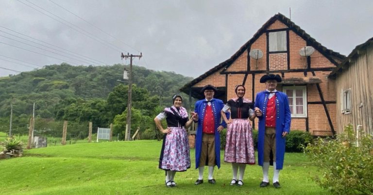 Projeto cultural Folcloreando celebra 35 anos de tradição alemã em Timbó e outras cidades do Vale Europeu