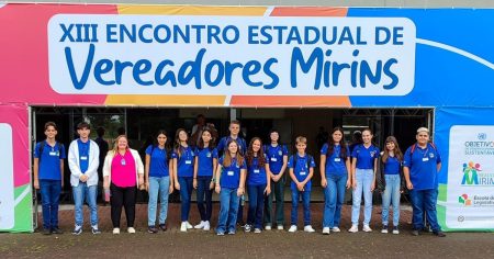 Vereadores mirins de Timbó participam de evento da Alesc com cerca de 1200 jovens