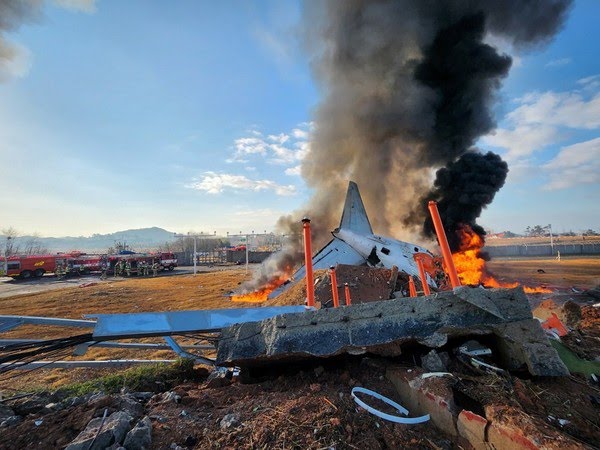 Avião Boeing explode e deixa 179 mortos na Coreia do Sul