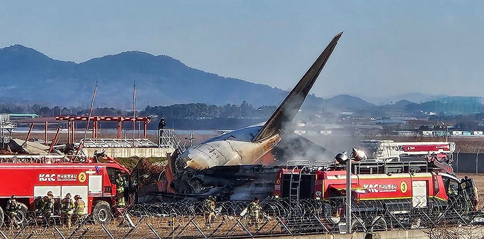 Avião Boeing explode e deixa 179 mortos na Coreia do Sul