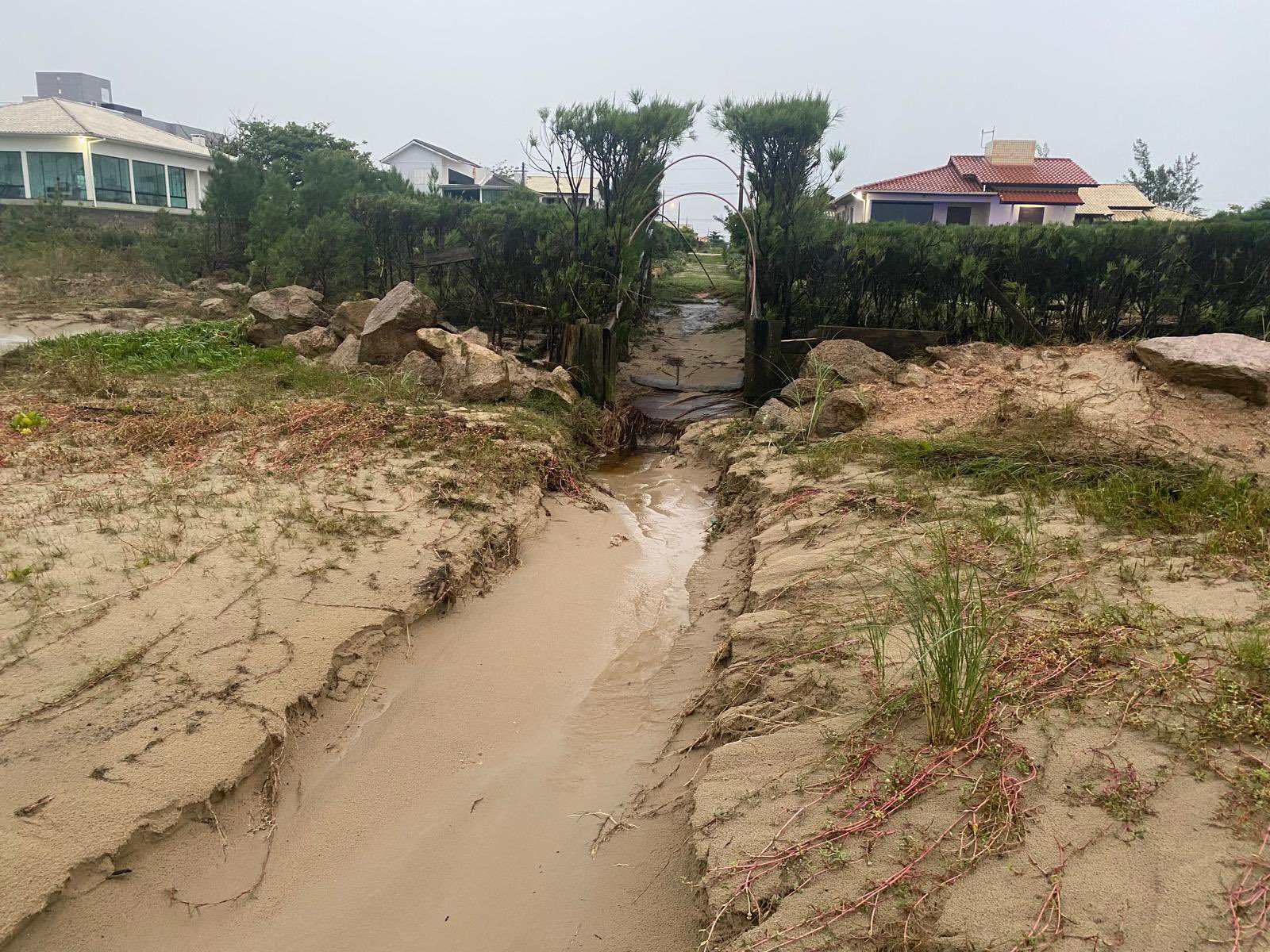 Tsunami meteorológico atinge Jaguaruna e causa destruição em cerca de 15 quilômetros da cidade