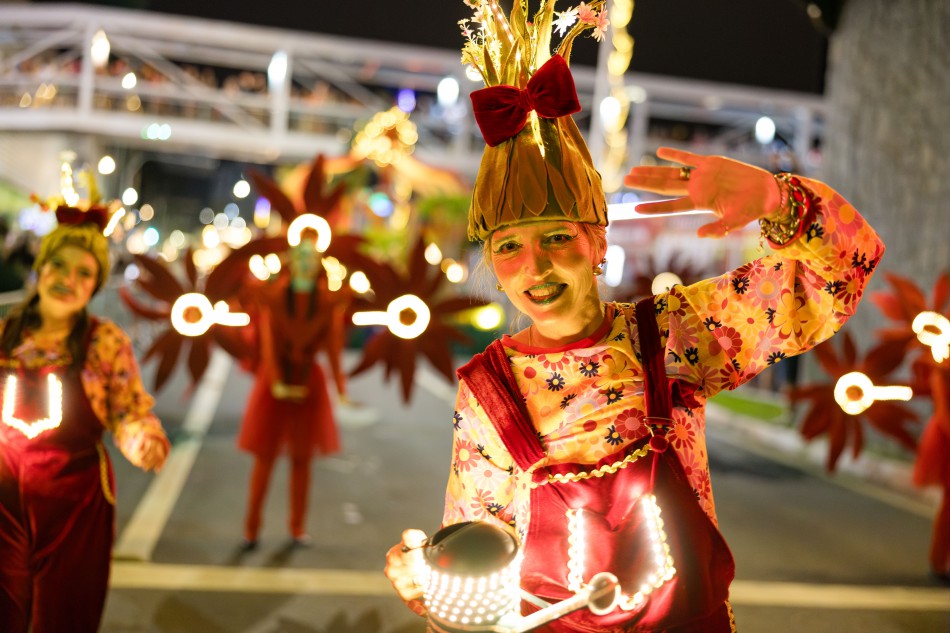 Blumenau anuncia novo desfile de Natal com 300 figurantes e 36 blocos temáticos