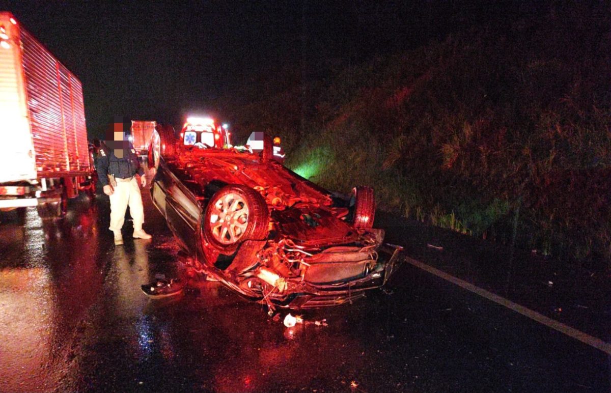 Capotamento na BR-470 em Gaspar: motorista escapa com vida

