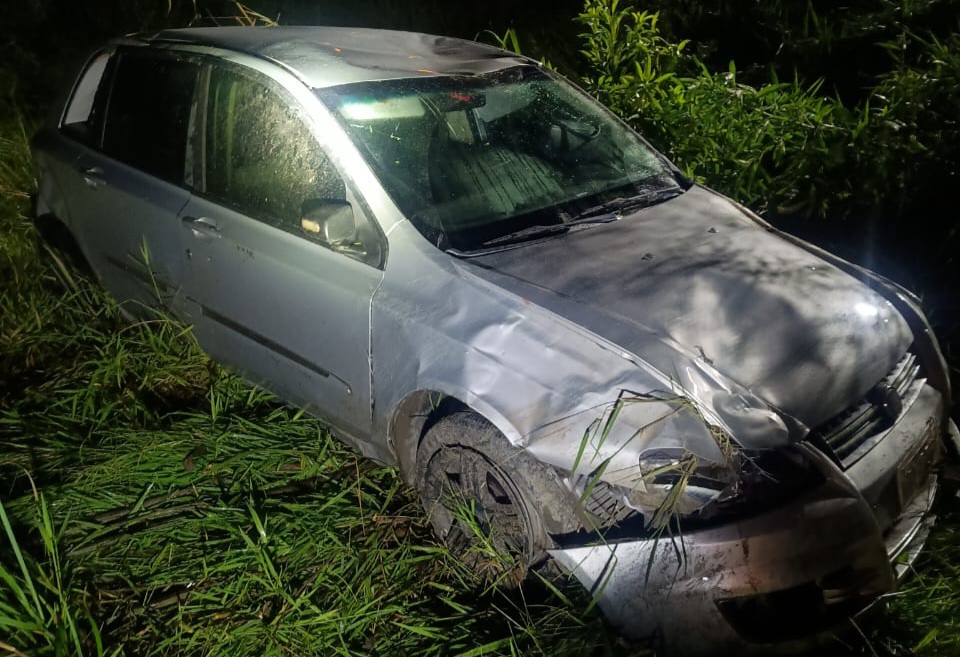 Acidente na BR-470: passageira é resgatada após saída de pista em Pouso Redondo