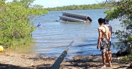 Tempestade vira embarcação e bebê de 8 meses morre após ser resgatado em SC