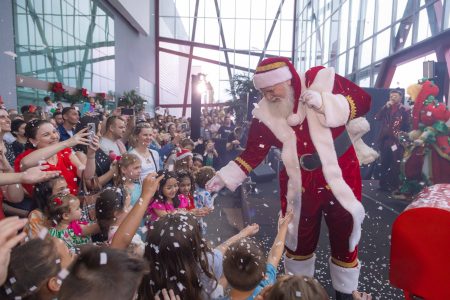 Norte Shopping de Blumenau apresenta espetáculo de natal com personagens especiais e show musical