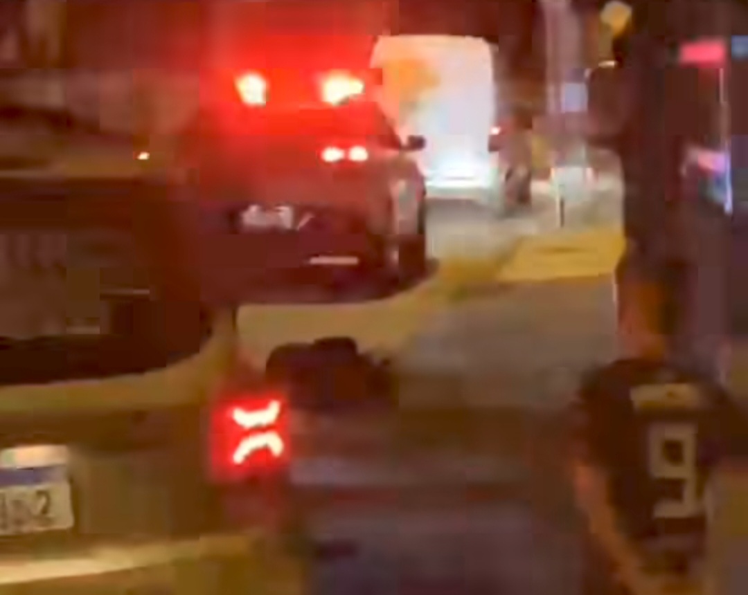 Motociclista se fere em colisão após tentar fugir da polícia em Indaial