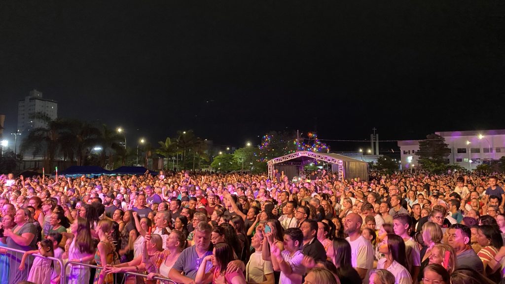 Natal Mais Encantado reuniu 12 mil no Parque Central em Timbó