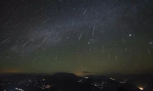 Chuva de meteoros Geminídeas ilumina o céu nesta sexta-feira (13)