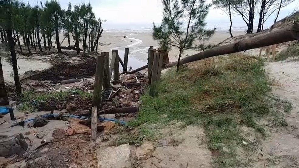 Tsunami meteorológico atinge Jaguaruna e causa destruição em cerca de 15 quilômetros da cidade