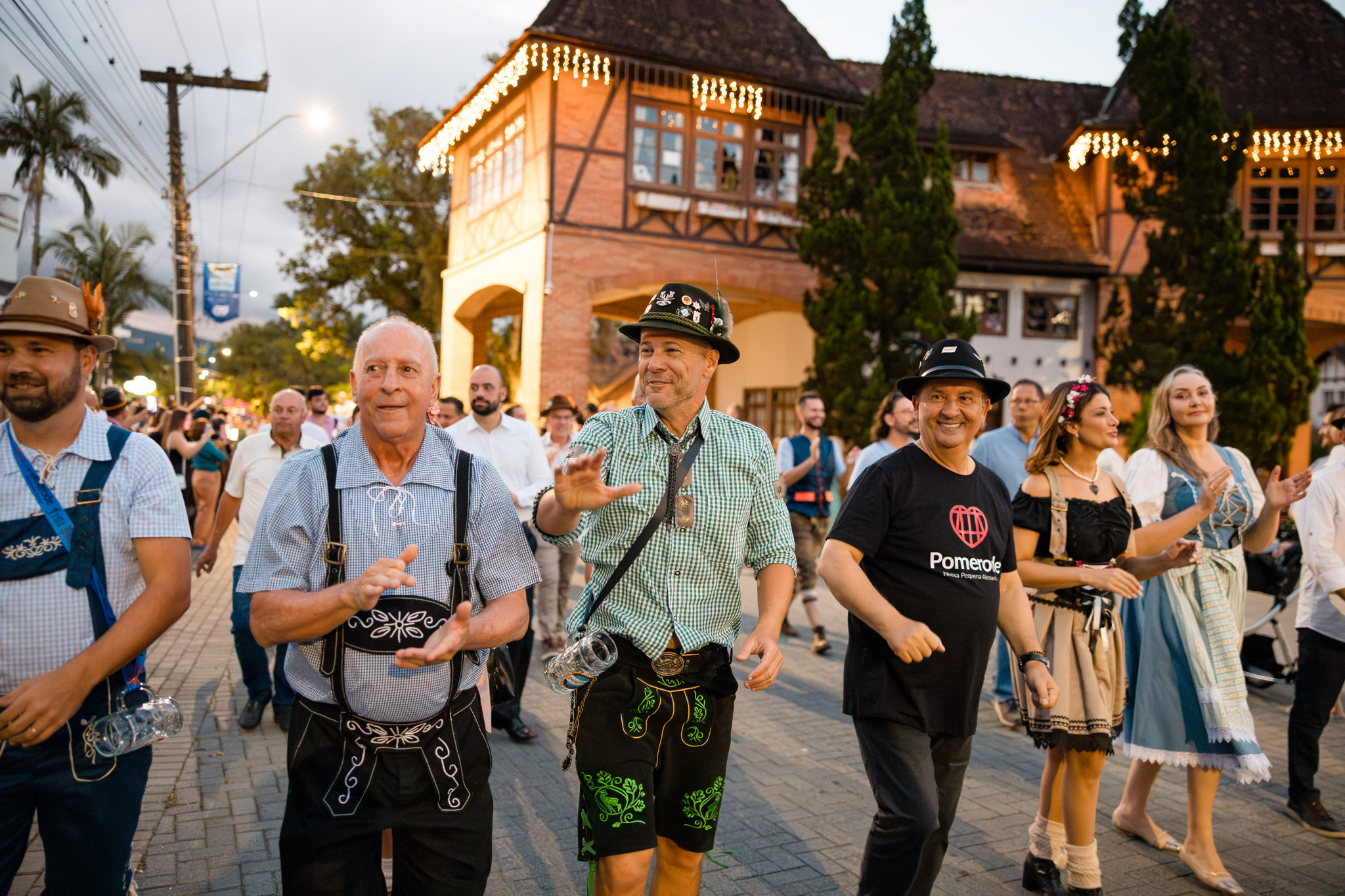 Abertura oficial da 40ª Festa Pomerana atrai 6,5 mil pessoas em Pomerode