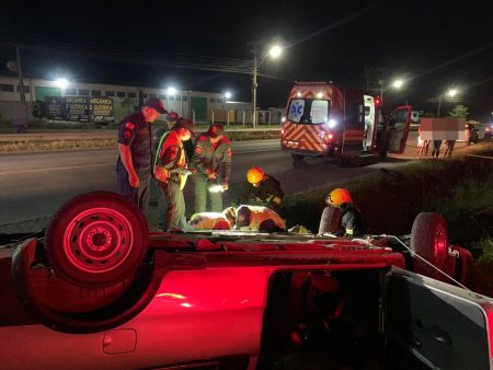 Mulher morre na BR-470, em Rio do Sul, após veículo sair de pista e capotar