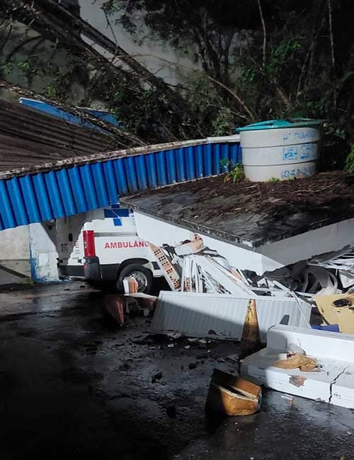 Acumulado de chuva de 109 mm causa deslizamentos, alagamentos e transtornos em Blumenau