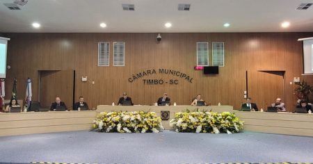 Em Timbó, vereadores eleitos em 2024 tomam posse e nova Mesa Diretora é eleita