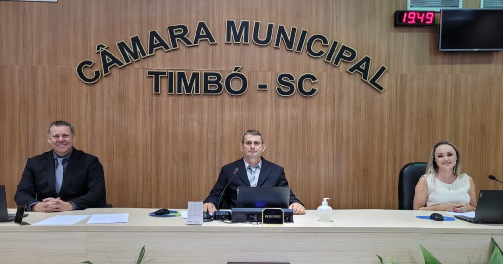 Em Timbó, vereadores eleitos em 2024 tomam posse e nova Mesa Diretora é eleita