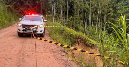 Defesa Civil de Timbó emite alerta para deslizamento de terra no Morro da Mulde