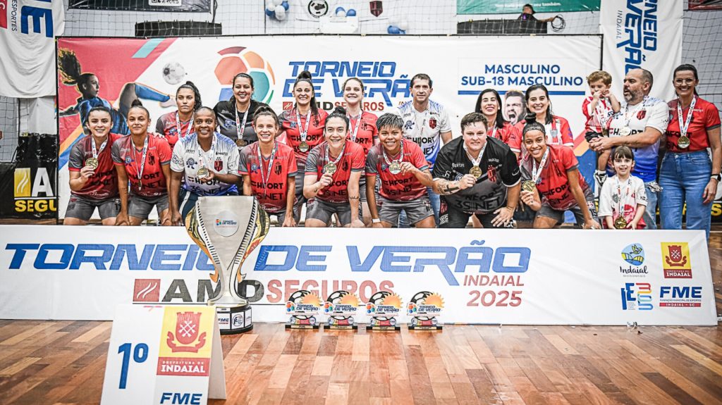 Time da Molecka's conquista título de tetracampeã do Adulto Feminino pelo Torneio de Verão de Indaial