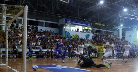 Timbó estreia com vitória no Torneio de Verão de Futsal de Indaial