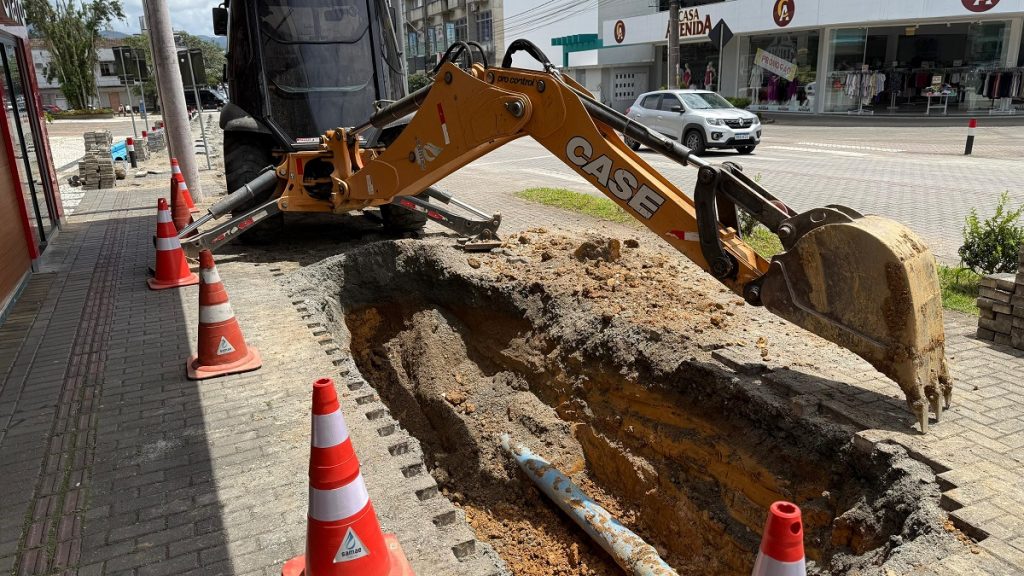 Obras emergenciais para abastecimento de água são realizadas em Timbó