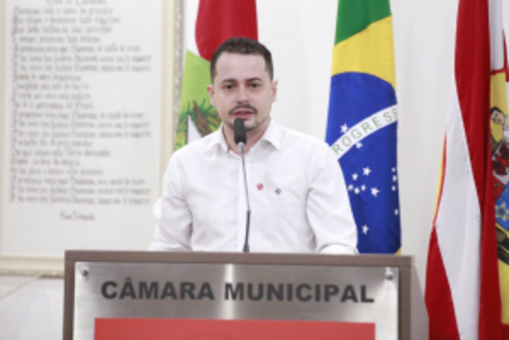 Câmara de Blumenau aprova projetos e debate reivindicações dos servidores municipais