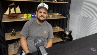 Juan de Oliveira, o criador da página Timbó Mil Grau, fala sobre sua trajetória no Mistukenti