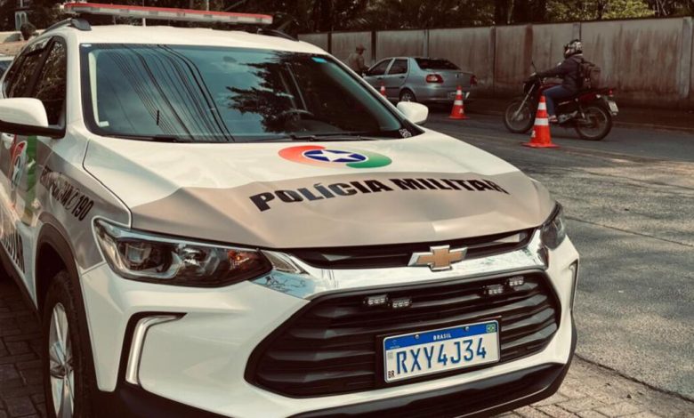 Homem é encontrado com facão na cintura e preso por agressão à companheira em Pomerode