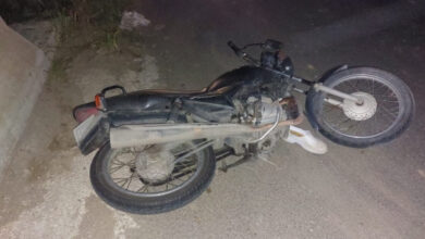 Motociclista é encontrado caído e sem vida na BR-470 em Blumenau