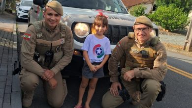PM de Pomerode faz surpresa em aniversário de menina de 6 anos com tema policial