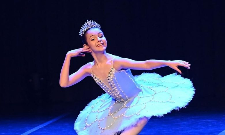 Bailarina catarinense é selecionada para curso no Royal Ballet de Londres