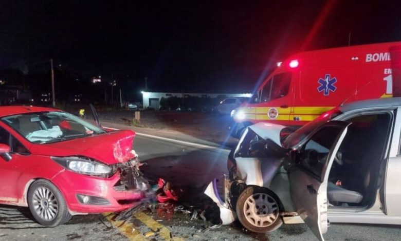 Colisão deixa duas mulheres feridas em acidente na BR-470 em Blumenau