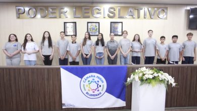 Programa Vereador Mirim de Blumenau inicia Legislatura 2025 com posse e eleição