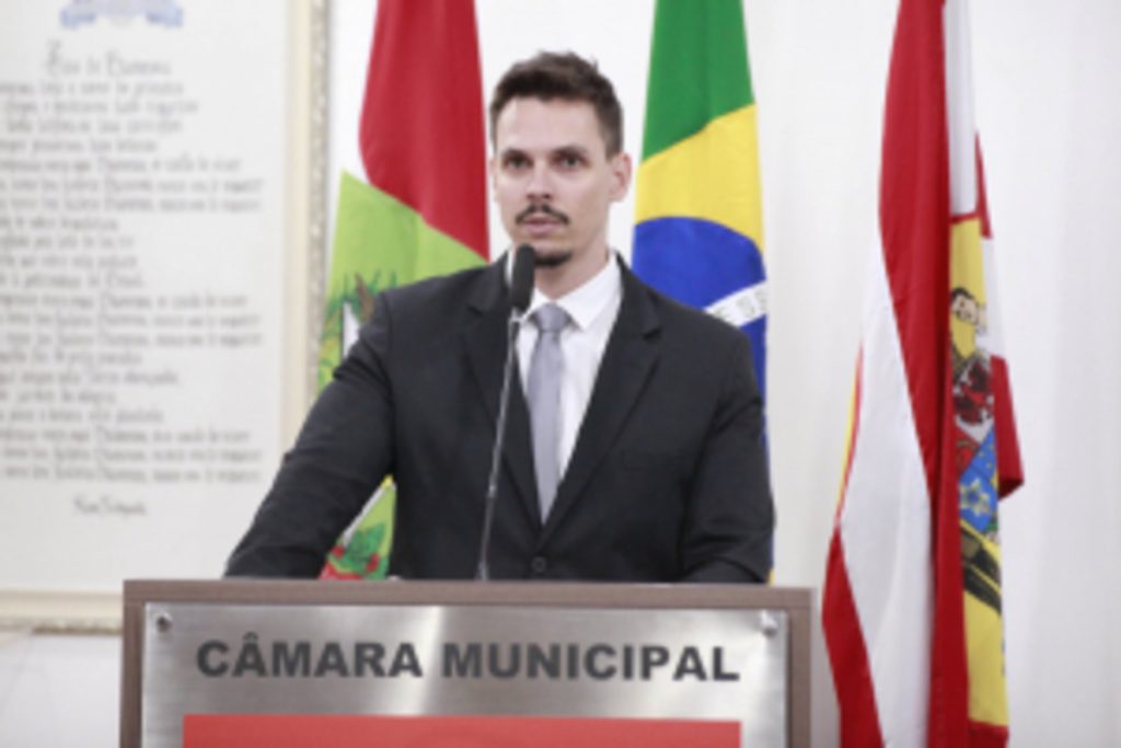 Câmara de Blumenau aprova projetos e debate reivindicações dos servidores municipais