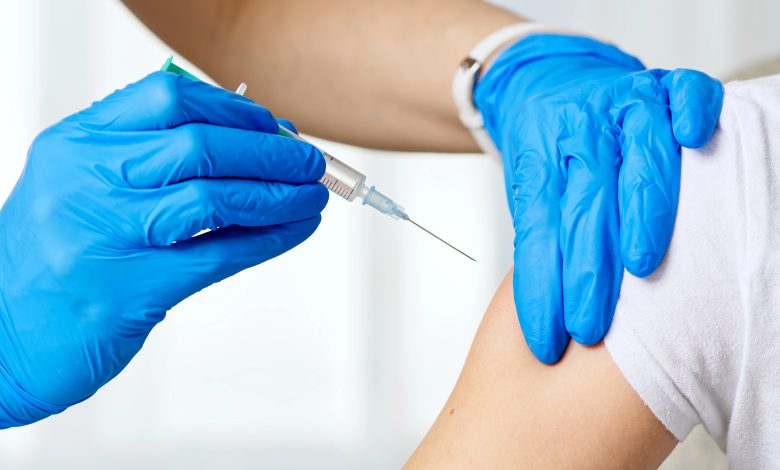 Pais que não vacinarem filhos contra a Covid-19 podem ser multados