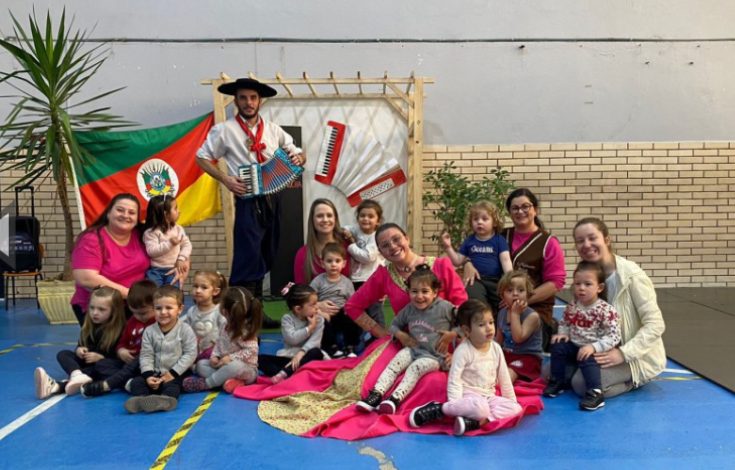 Blumenau é reconhecida nacionalmente por projeto educacional sobre gentileza e diversidade cultural