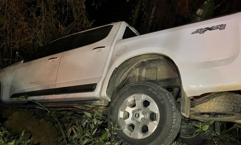 Veículo sai da pista e é encontrado abandonado dentro de vala em Pomerode