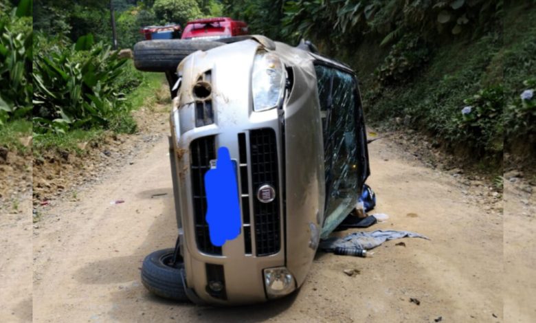 Carro sai da pista e capota em Rodeio, deixando 4 feridos