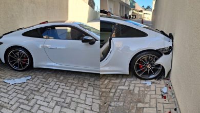 Câmeras flagram menor invadir carro esportivo e colidir contra parede em Itapema