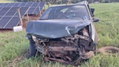 Motorista de 21 anos fica ferido após capotar com carro na SC-283