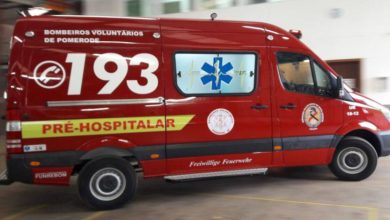 Motociclista fica com diversos ferimentos após colisão contra poste em Pomerode