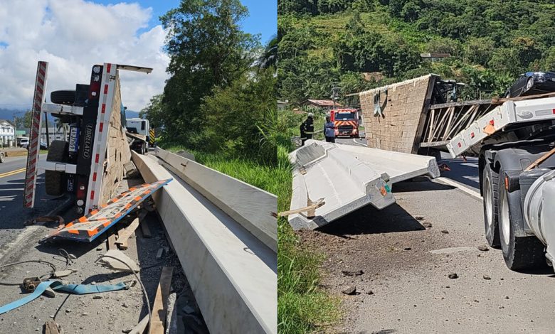 Carreta tomba na BR-470 em Ascurra e causa transtornos no trânsito